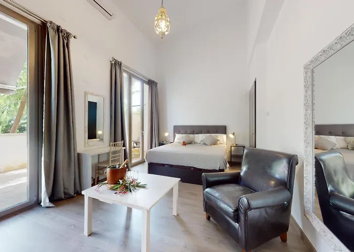 Bellevall Ξενοδοχείο *